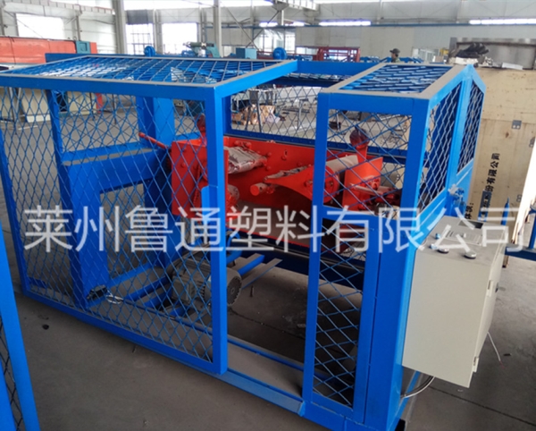 魯通專(zhuān)業(yè)生產(chǎn)線繩加捻打軸機(jī)